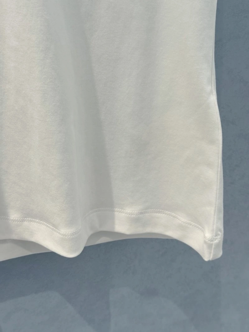 Compact Unclassified Brand T-Shirts 155306