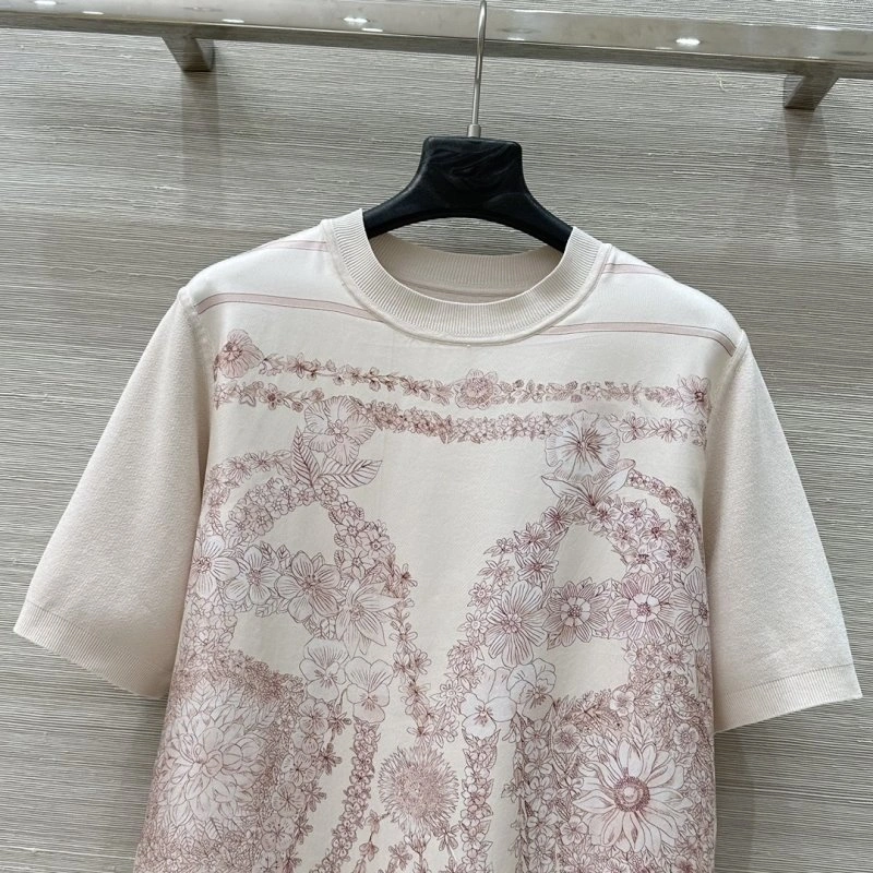 Youthful Unclassified Brand T-Shirts 155276