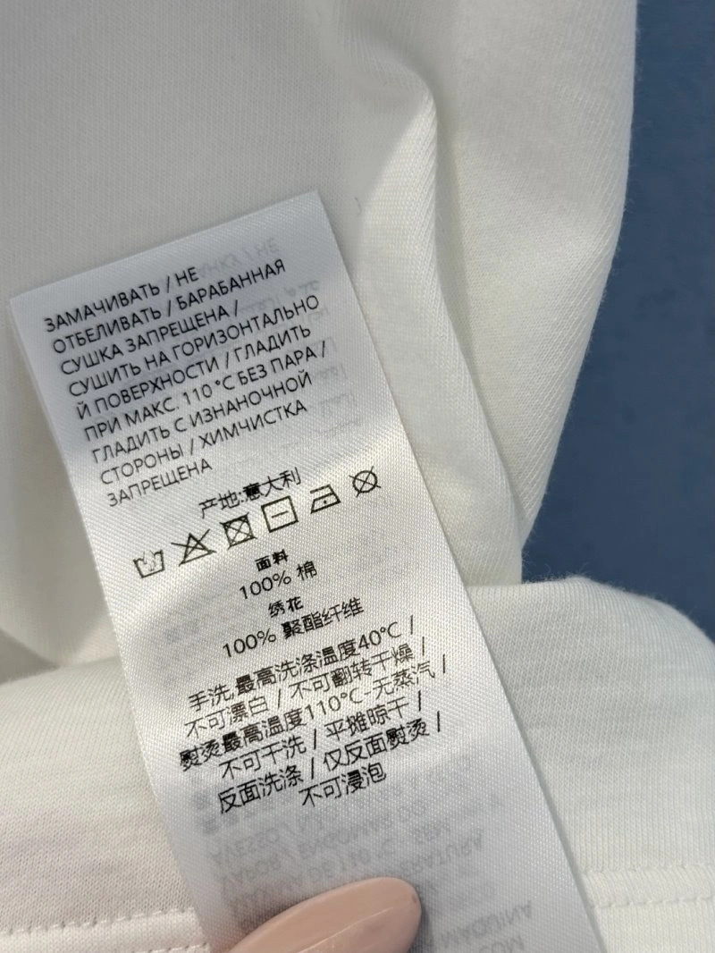 Contemporary Unclassified Brand T-Shirts 155274