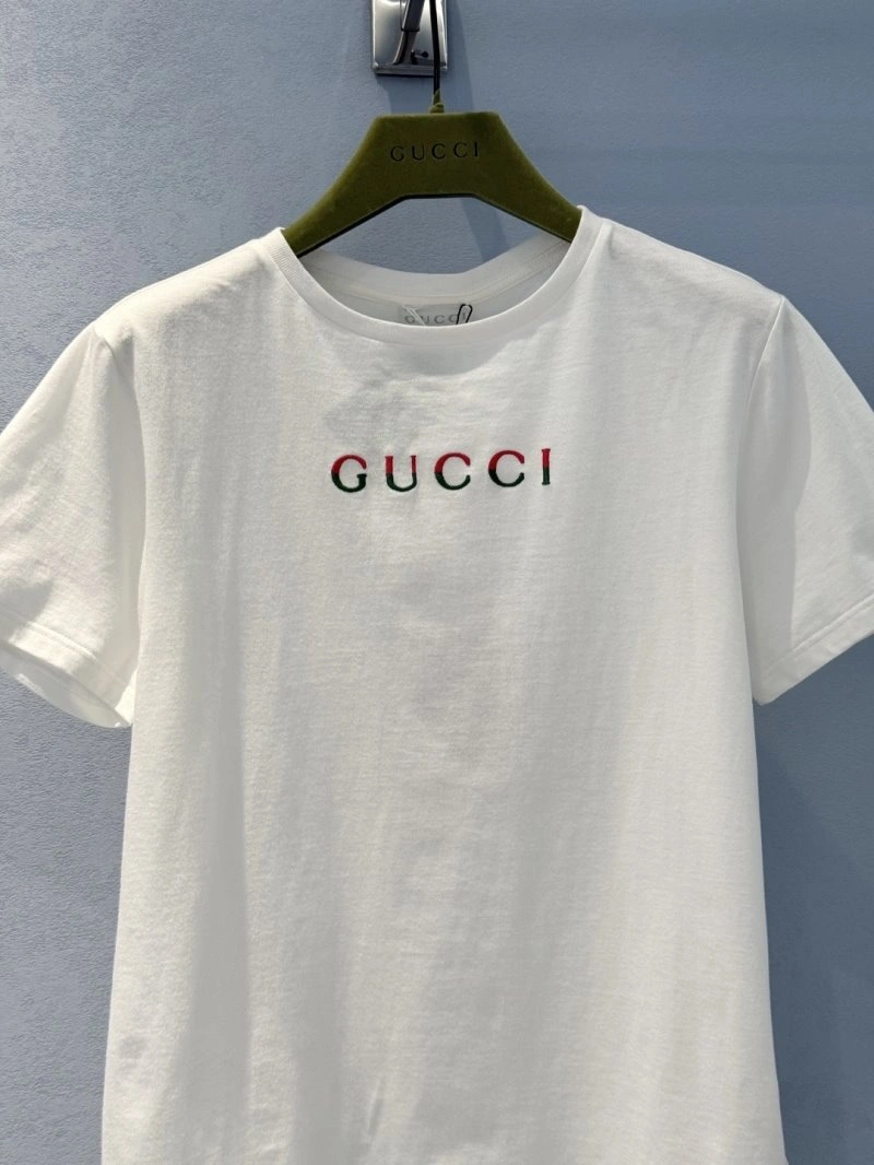 Contemporary Unclassified Brand T-Shirts 155274