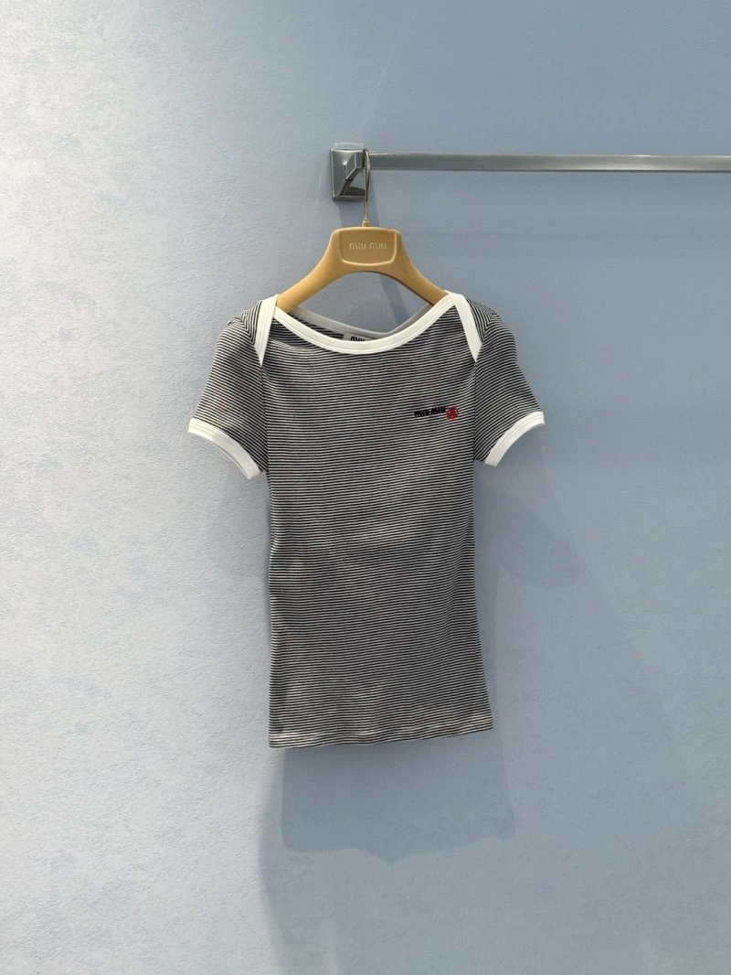 ModernLook Unclassified Brand T-Shirts 155254