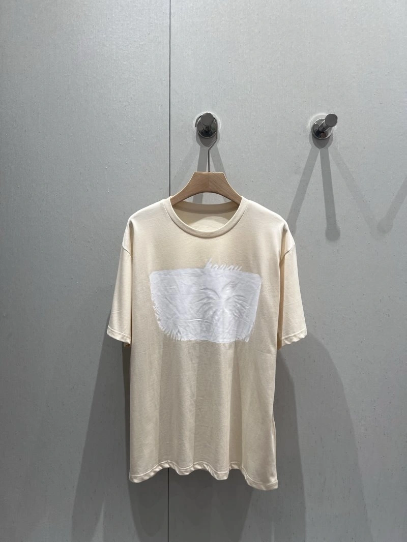 Efficient Unclassified Brand T-Shirts 147296