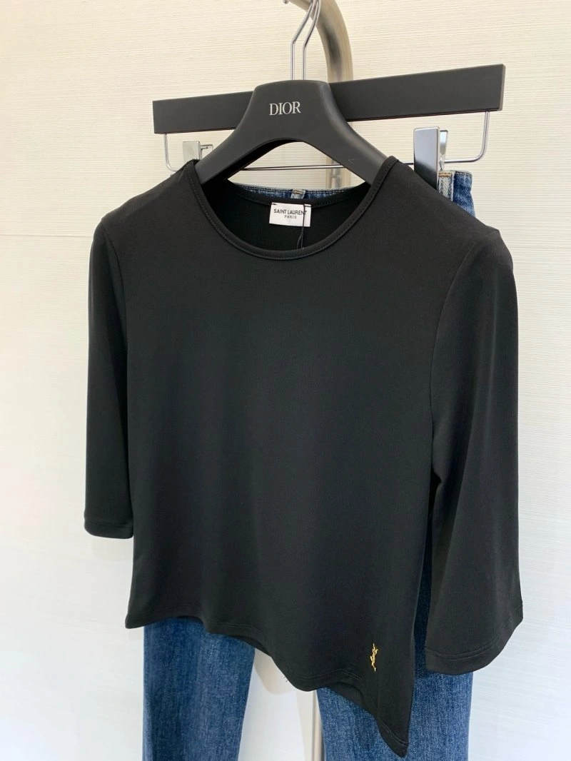 Bold Unclassified Brand T-Shirts 147290