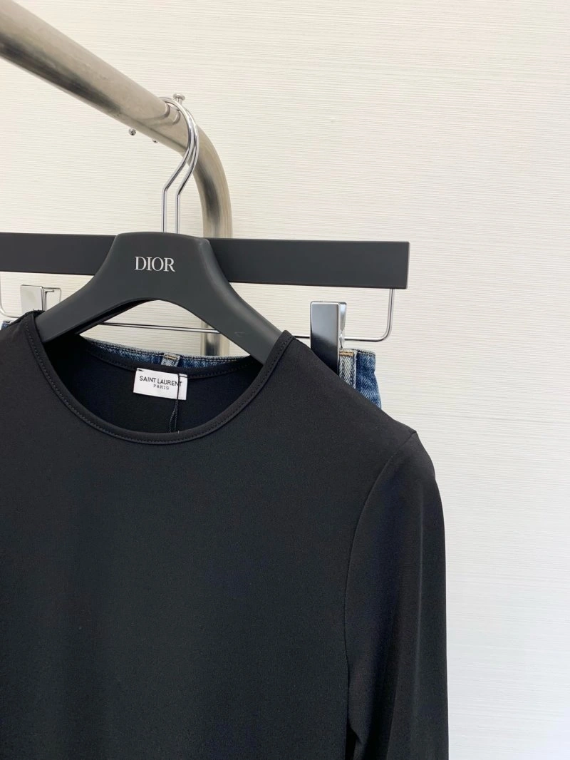 Bold Unclassified Brand T-Shirts 147290
