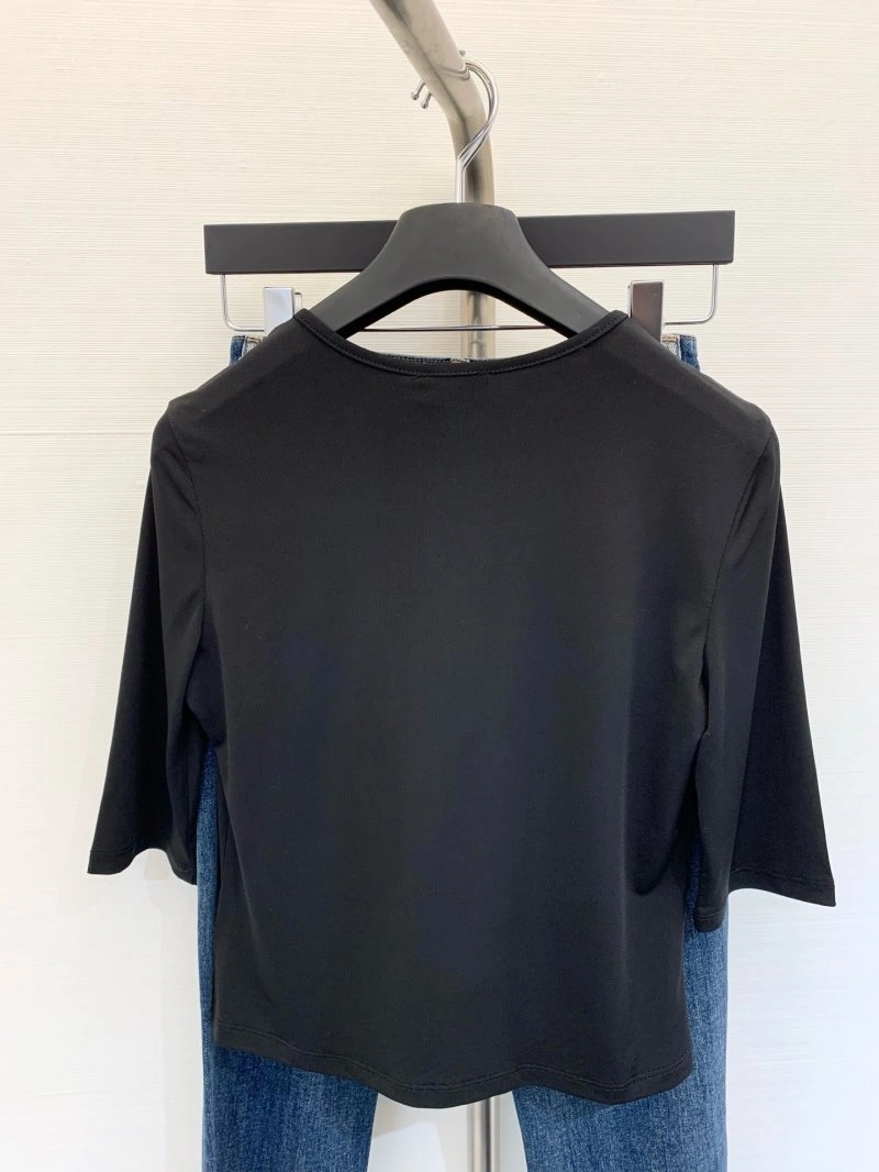 Bold Unclassified Brand T-Shirts 147290