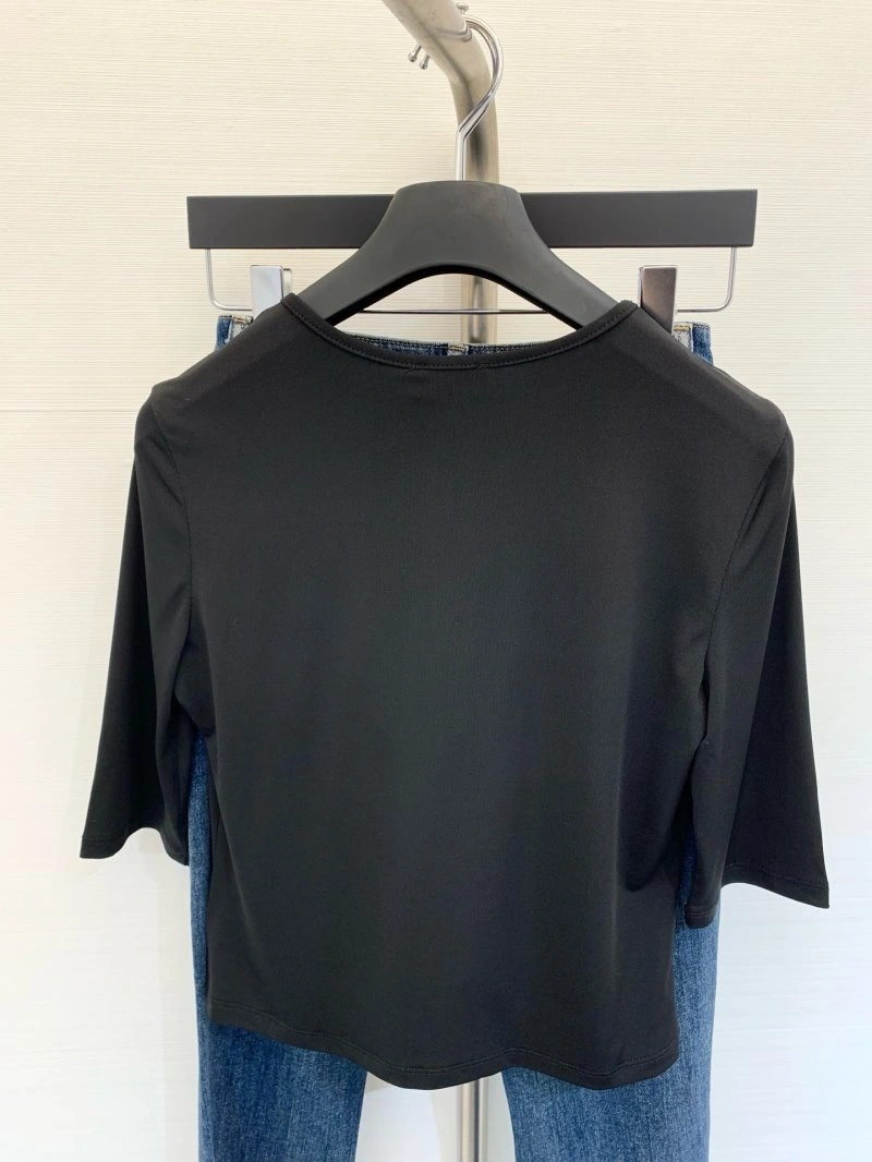 Bold Unclassified Brand T-Shirts 147290