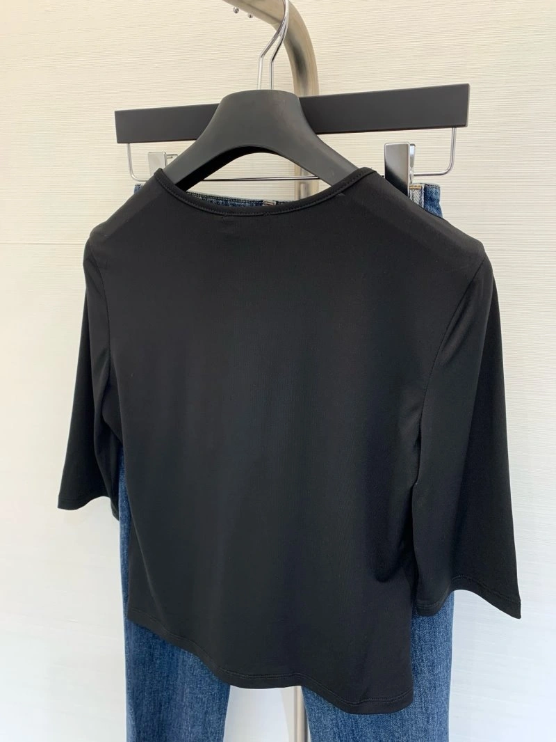 Bold Unclassified Brand T-Shirts 147290