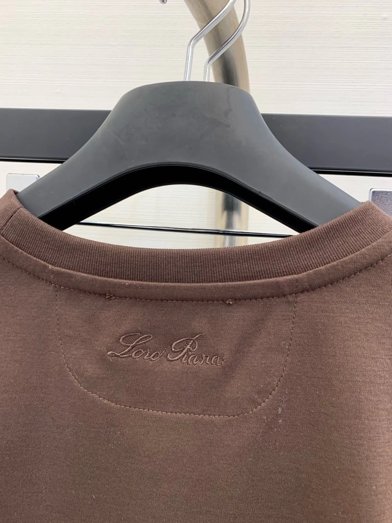 AllSeason Unclassified Brand T-Shirts 147293