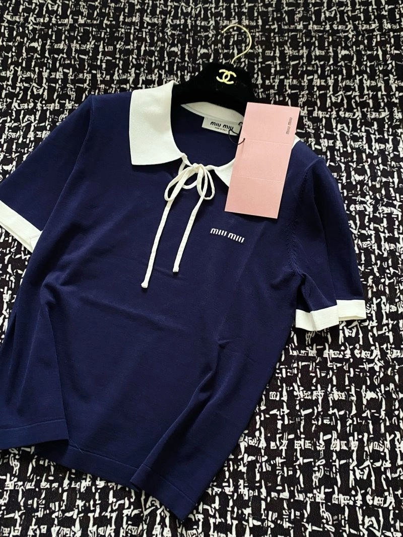 Versatile Unclassified Brand T-Shirts 147244