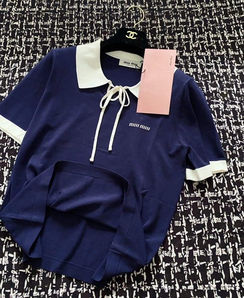 Versatile Unclassified Brand T-Shirts 147244