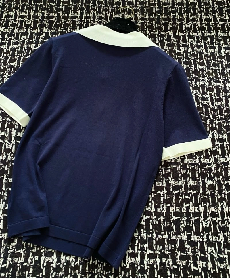 Versatile Unclassified Brand T-Shirts 147244