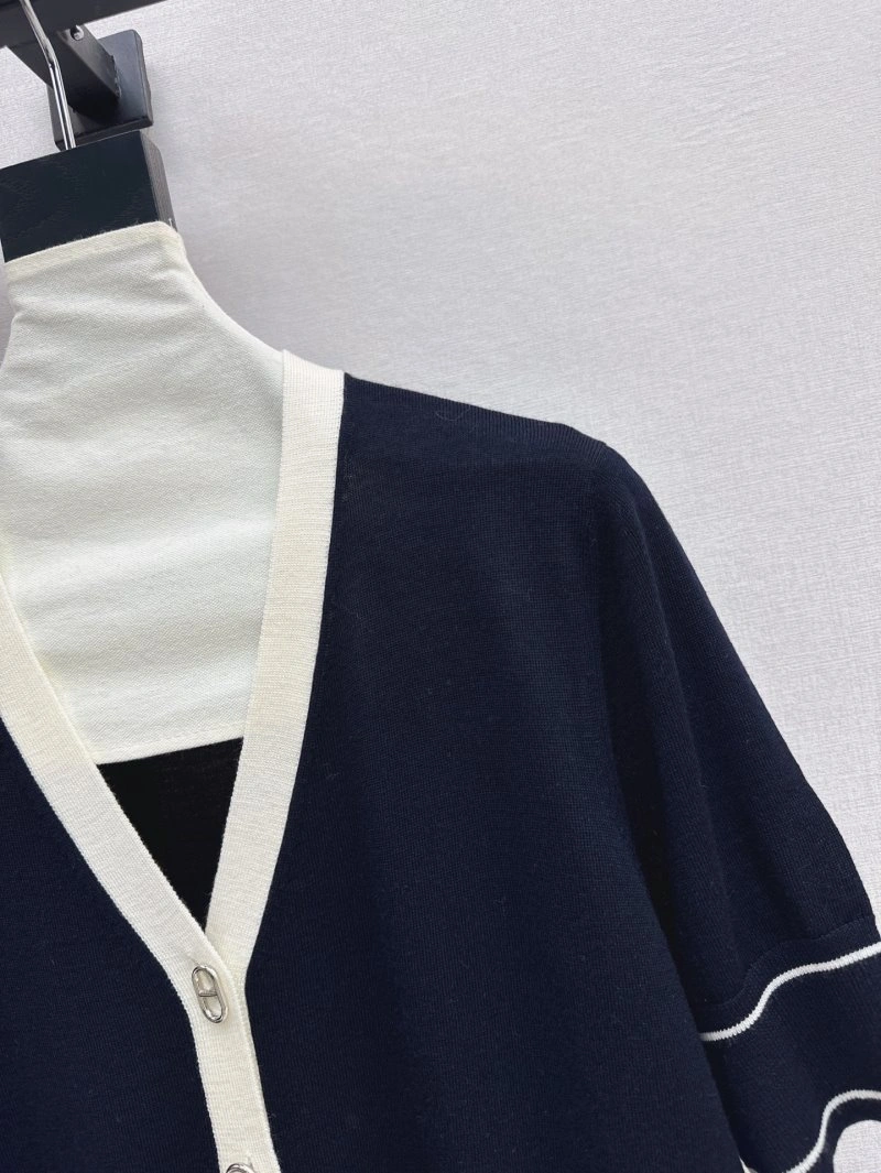 Vibrant Unclassified Brand T-Shirts 147239
