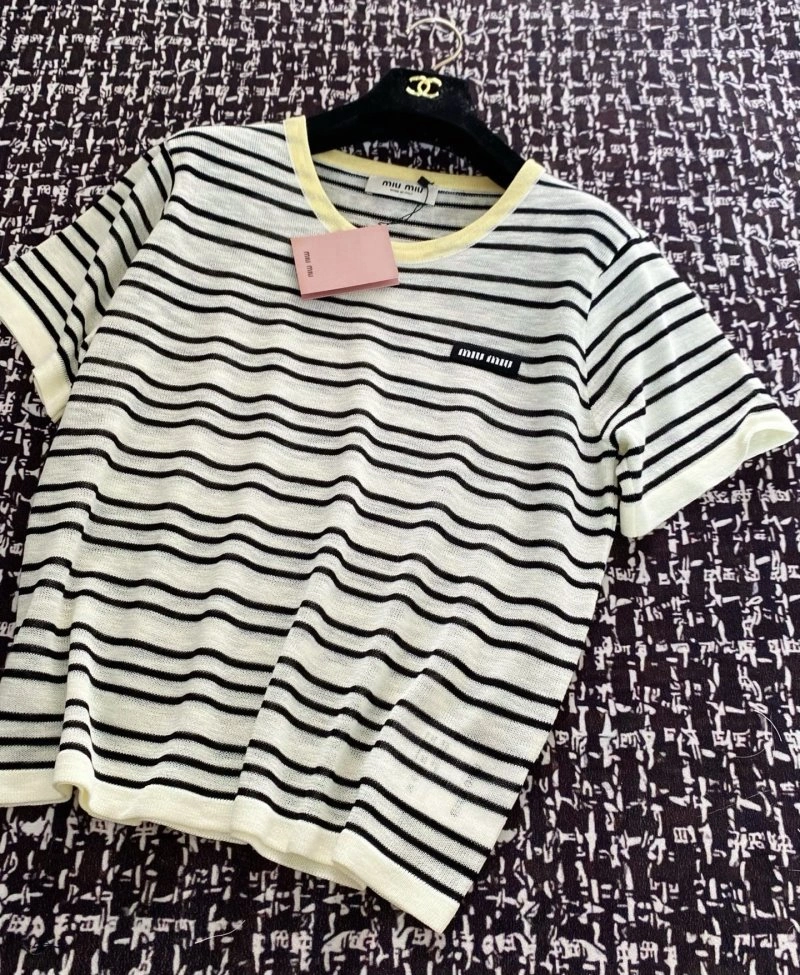 Classic Unclassified Brand T-Shirts 147183