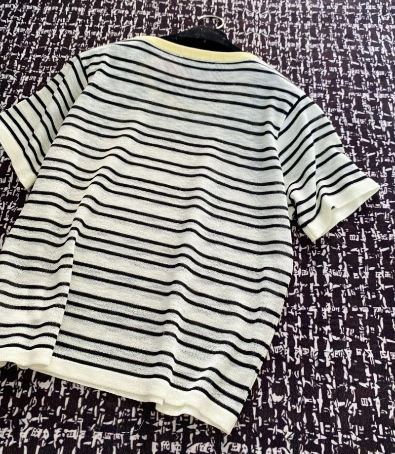 Classic Unclassified Brand T-Shirts 147183