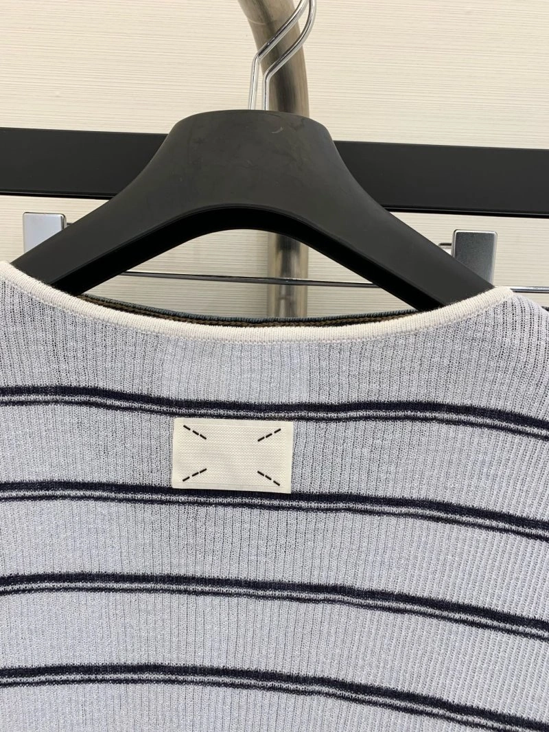 NewStyle Unclassified Brand T-Shirts 147194