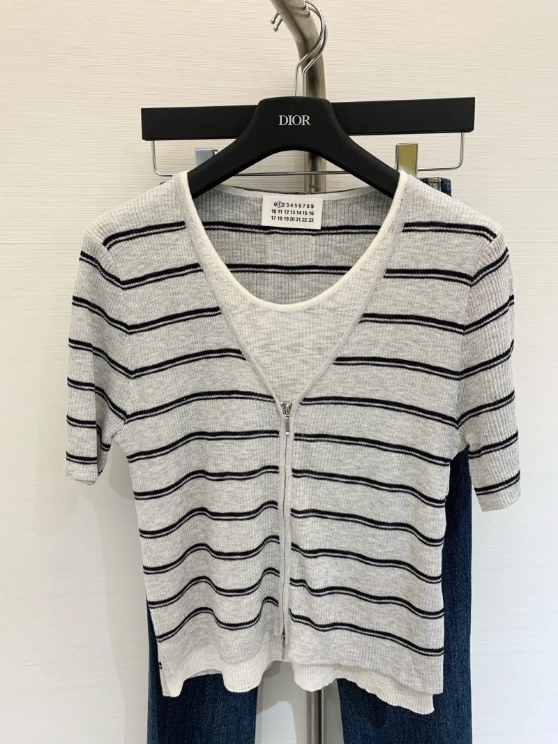 Lightweight Unclassified Brand T-Shirts 147170