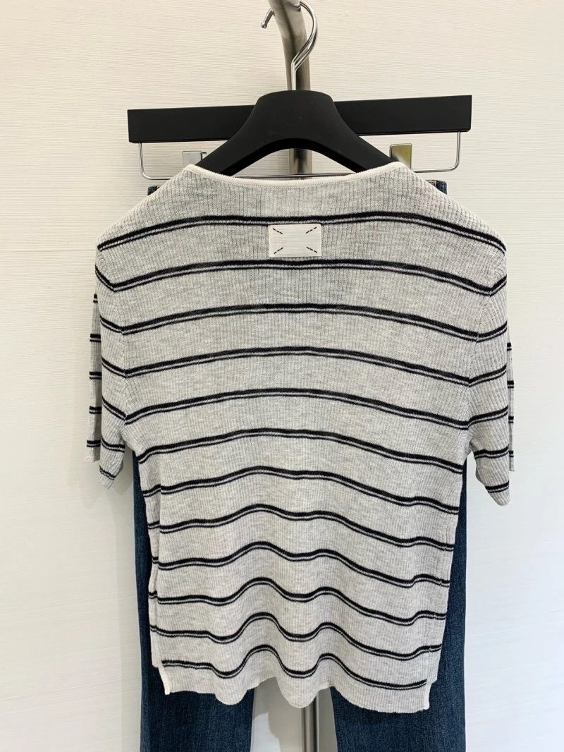 Lightweight Unclassified Brand T-Shirts 147170
