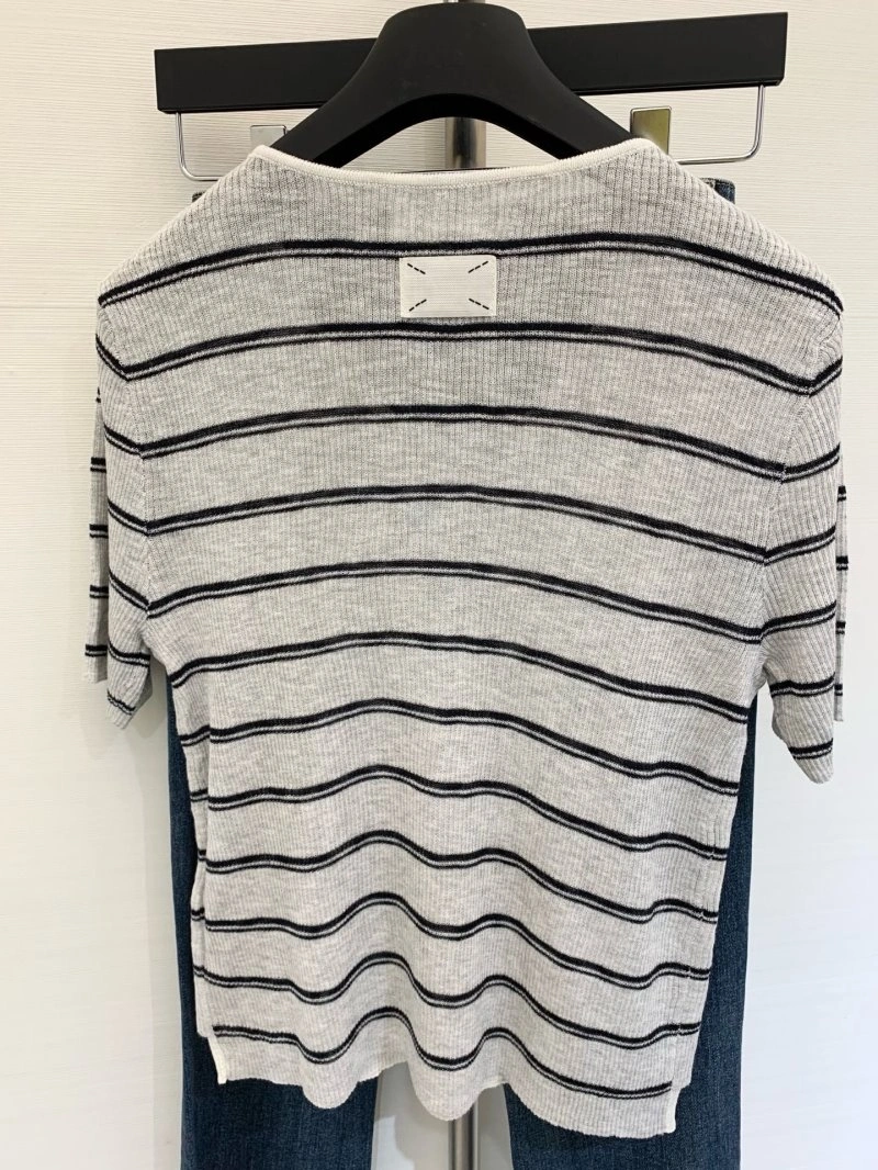Lightweight Unclassified Brand T-Shirts 147170