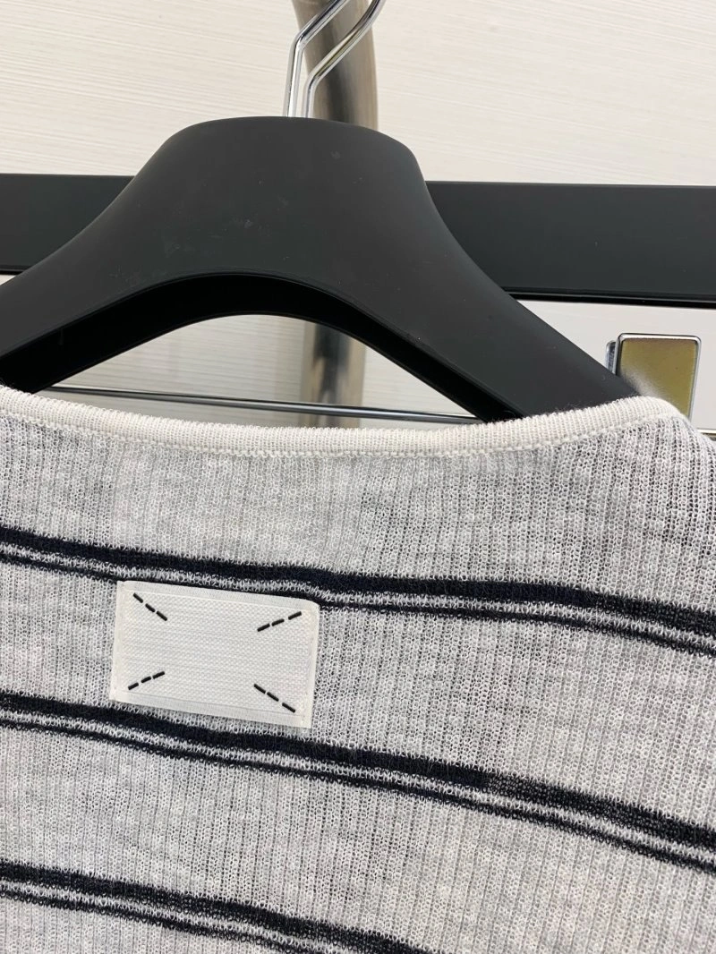 Lightweight Unclassified Brand T-Shirts 147170