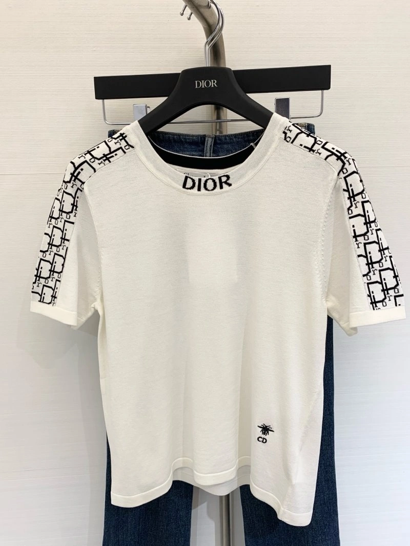 Comfortable Unclassified Brand T-Shirts 147162