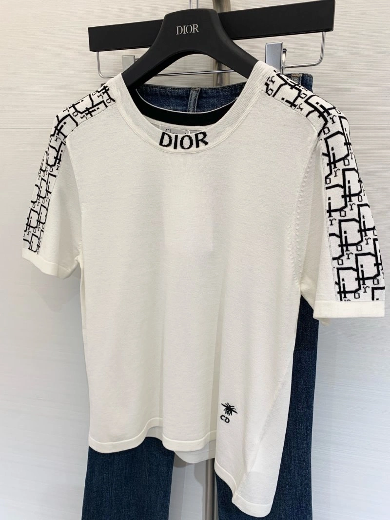 Comfortable Unclassified Brand T-Shirts 147162