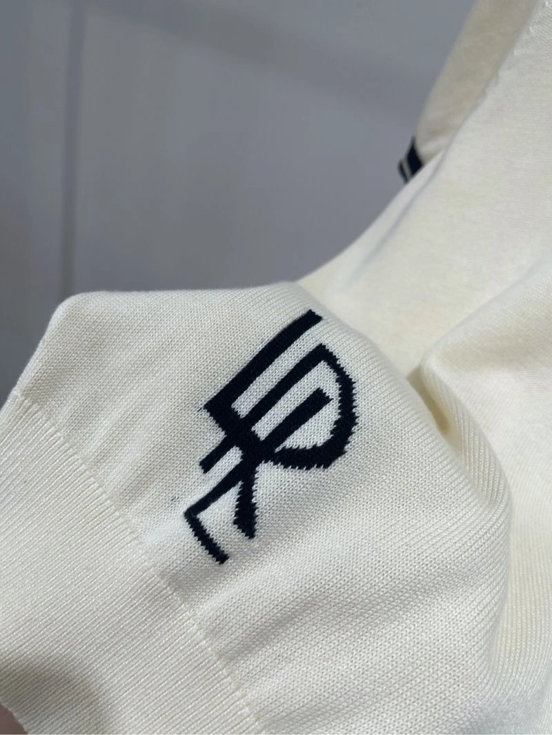 Versatile Unclassified Brand T-Shirts 147153