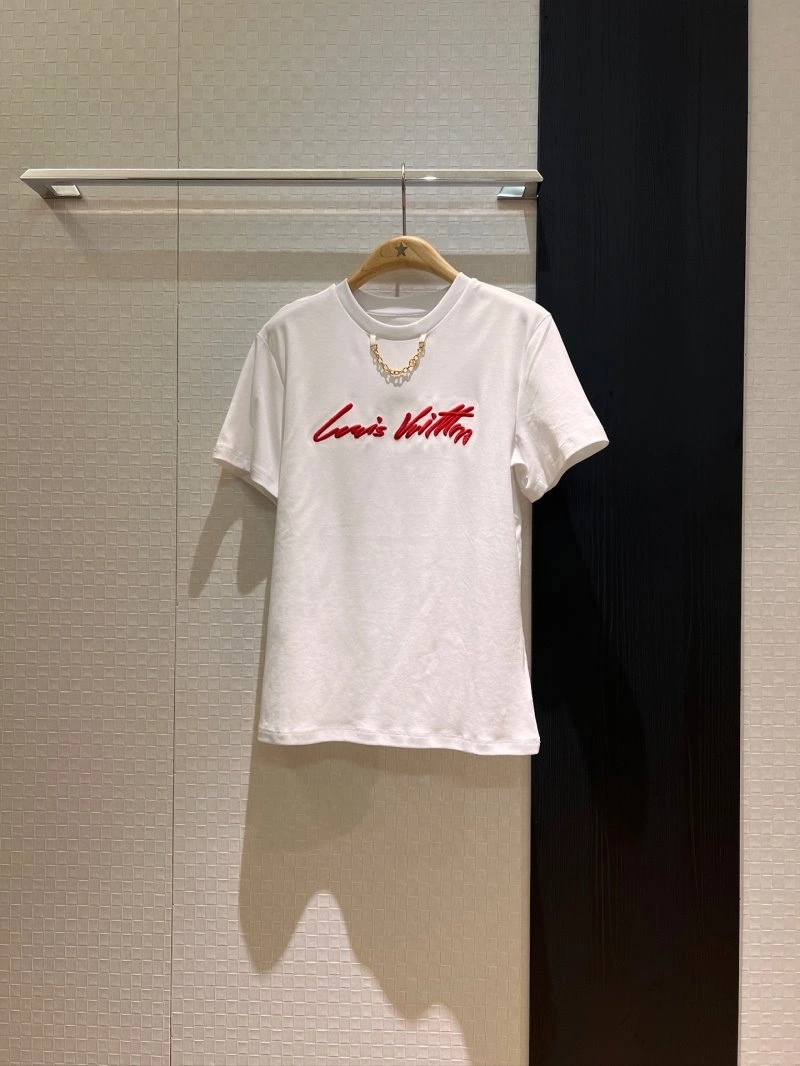 Vibrant Unclassified Brand T-Shirts 147144