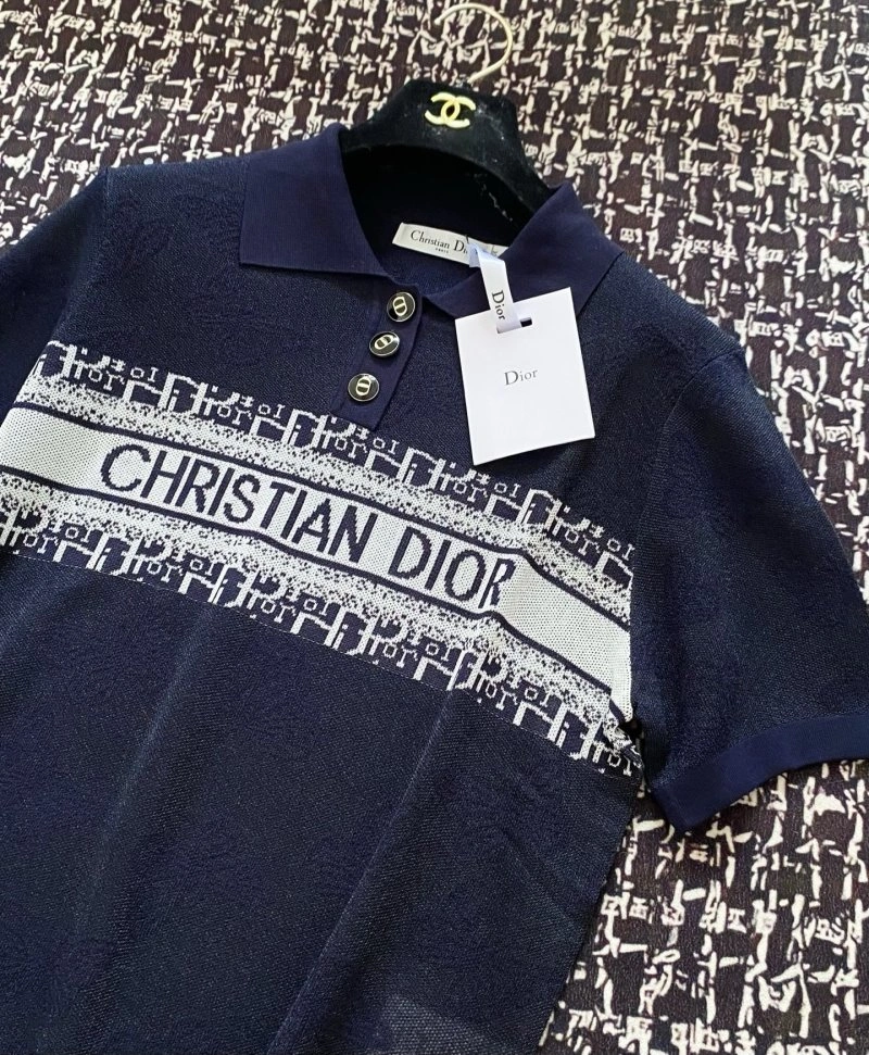 Sophisticated Unclassified Brand T-Shirts 147138