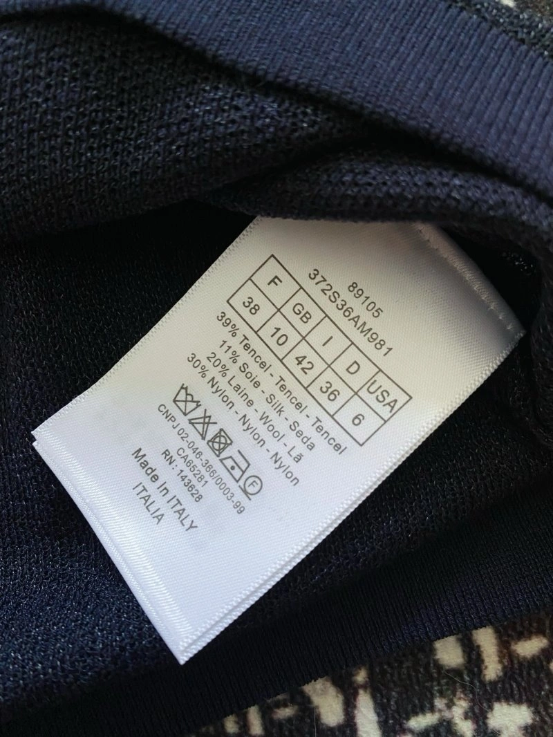 Sophisticated Unclassified Brand T-Shirts 147138
