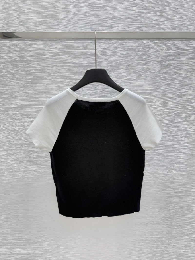 Tailored Unclassified Brand T-Shirts 147111