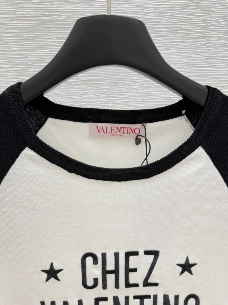 Tailored Unclassified Brand T-Shirts 147111