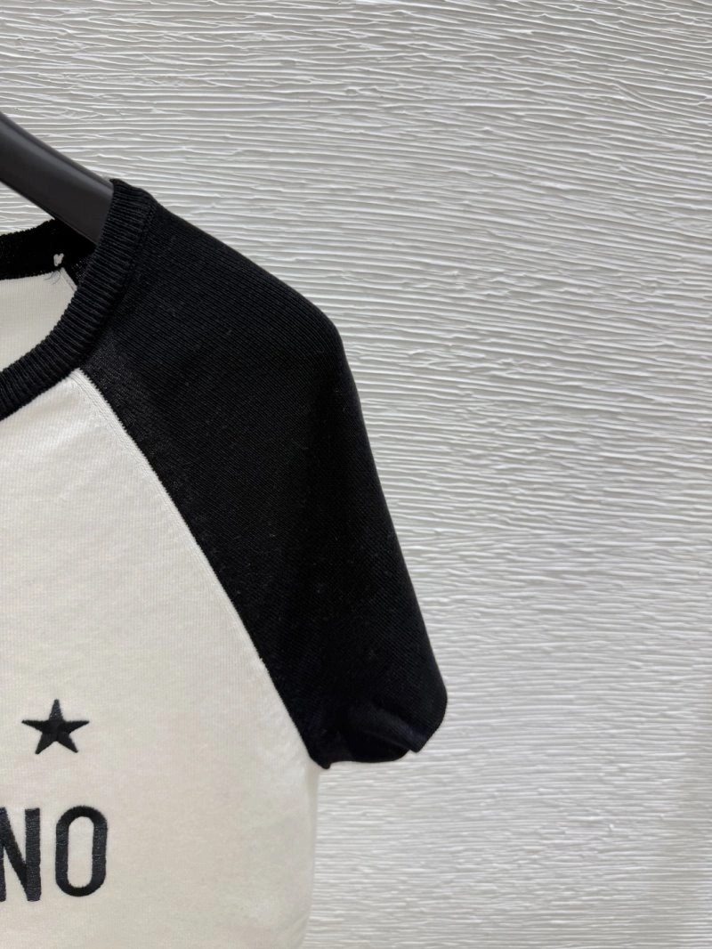 Tailored Unclassified Brand T-Shirts 147111