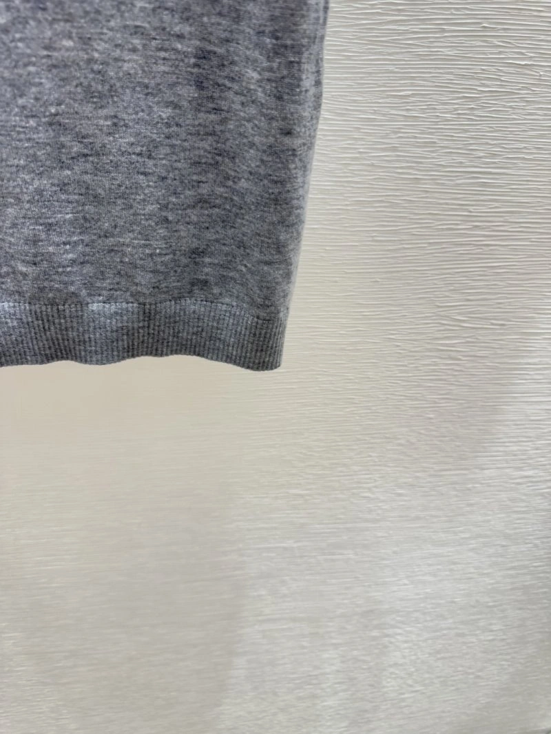 ModernLook Unclassified Brand T-Shirts 147107