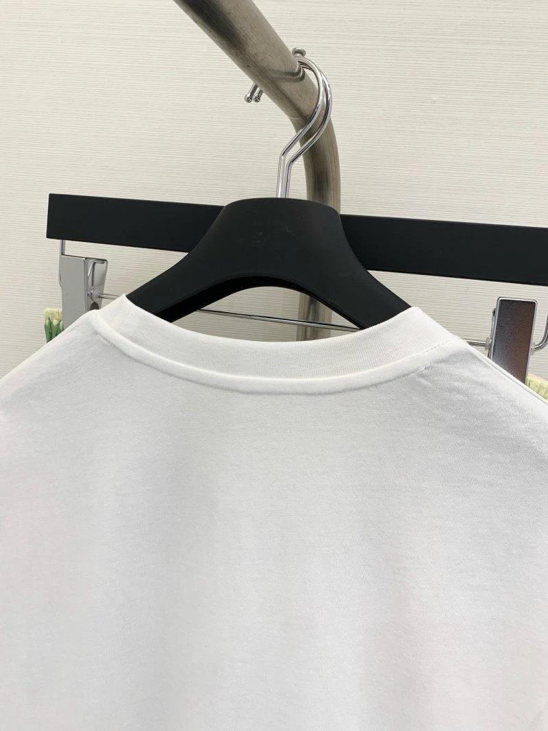 ComfortFit Unclassified Brand T-Shirts 147096