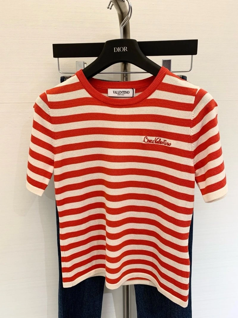 Classic Unclassified Brand T-Shirts 147078