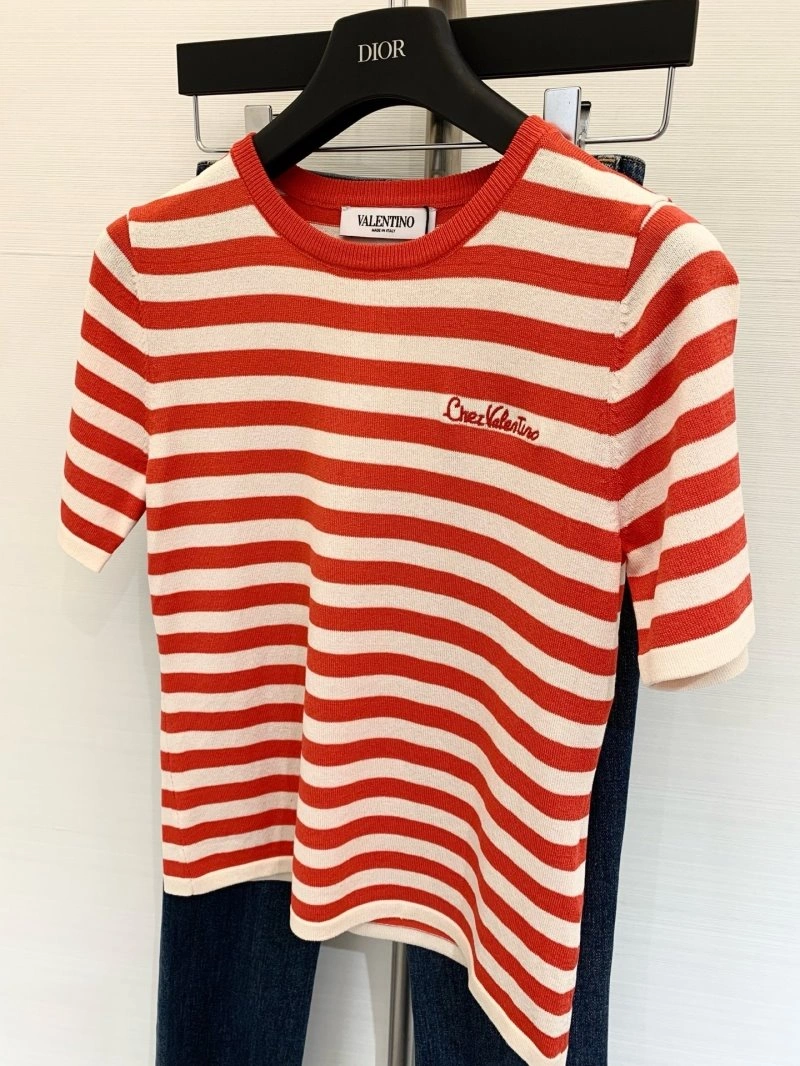 Classic Unclassified Brand T-Shirts 147078