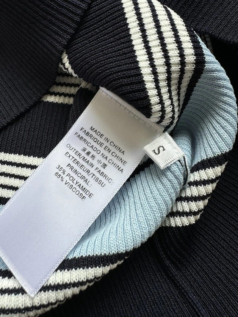 Timeless Unclassified Brand T-Shirts 147070