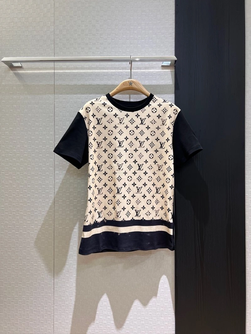 Unclassified Brand T-Shirts UrbanChic 147066