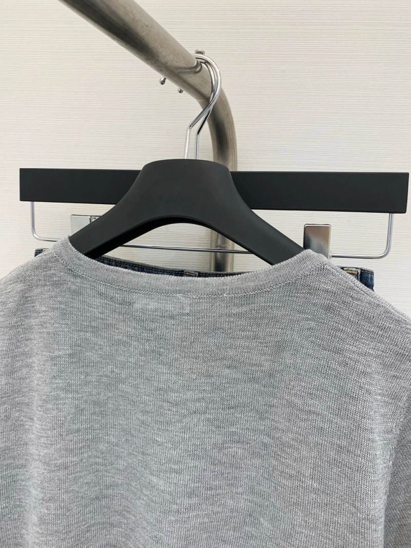 Unique Unclassified Brand T-Shirts 147050