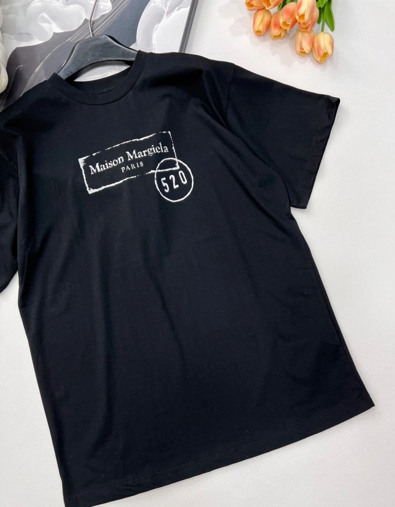 Sleek Unclassified Brand T-Shirts 147028