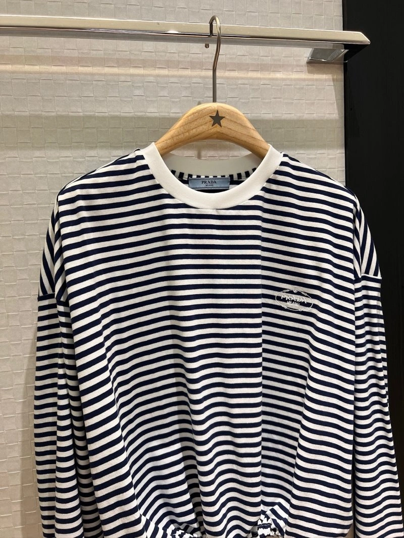 FashionForward Unclassified Brand T-Shirts 147016