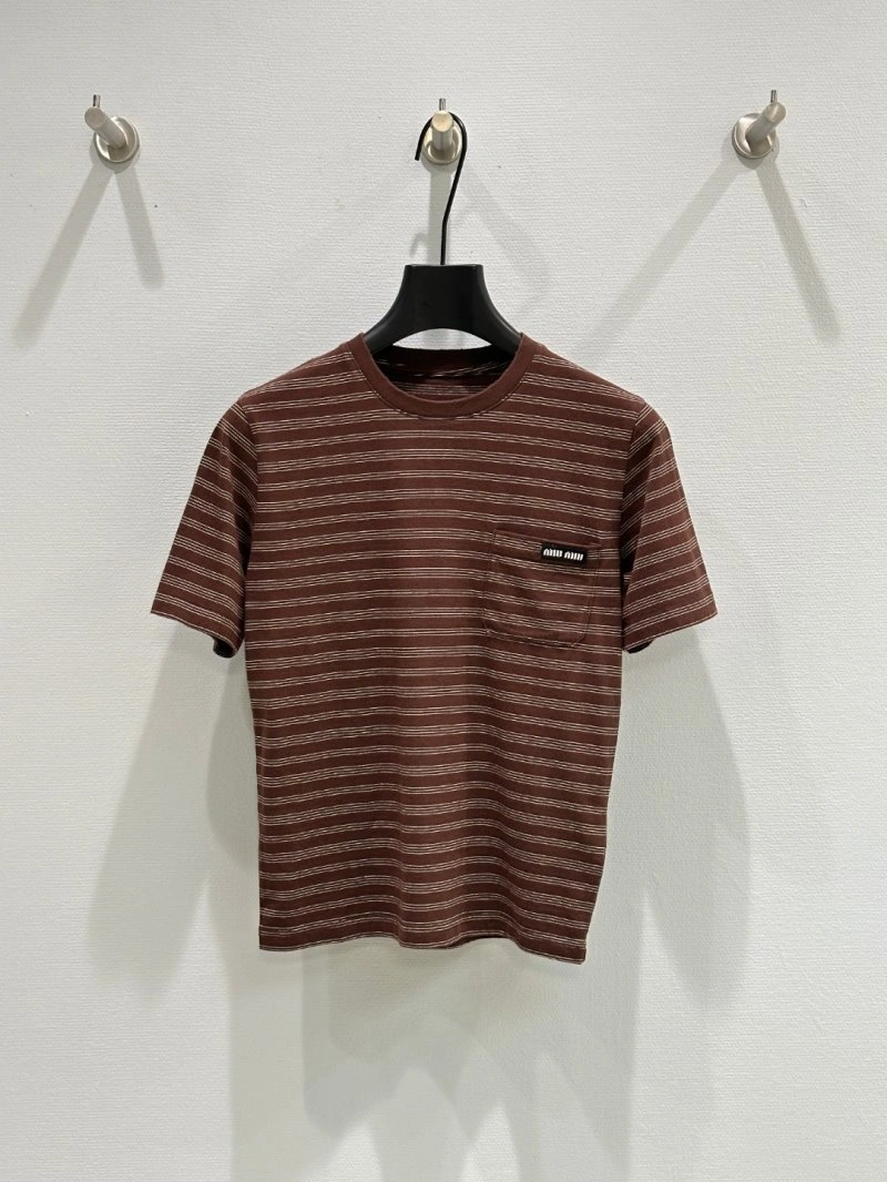 Timeless Unclassified Brand T-Shirts 153502
