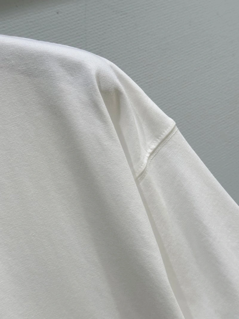 Vibrant Unclassified Brand T-Shirts 153466