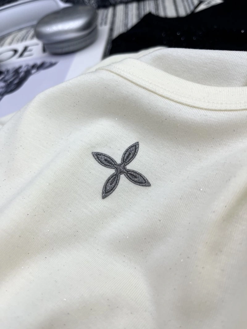 WrinkleFree Unclassified Brand T-Shirts 153456