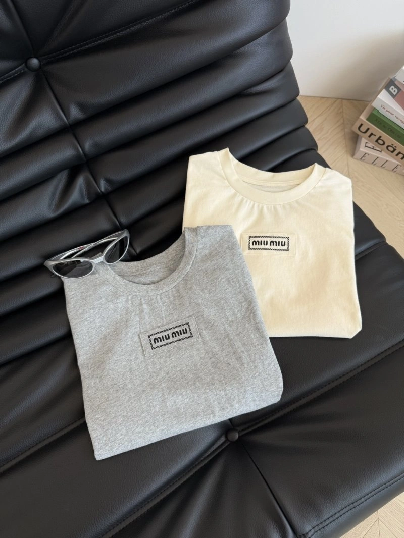 RelaxedFit Unclassified Brand T-Shirts 153438