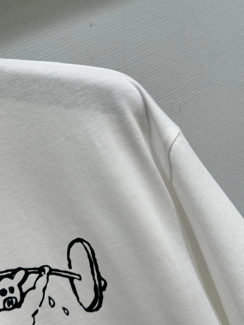 Bold Unclassified Brand T-Shirts 153432