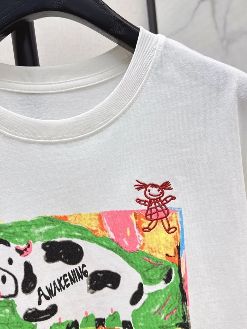 Functional Unclassified Brand T-Shirts 153419