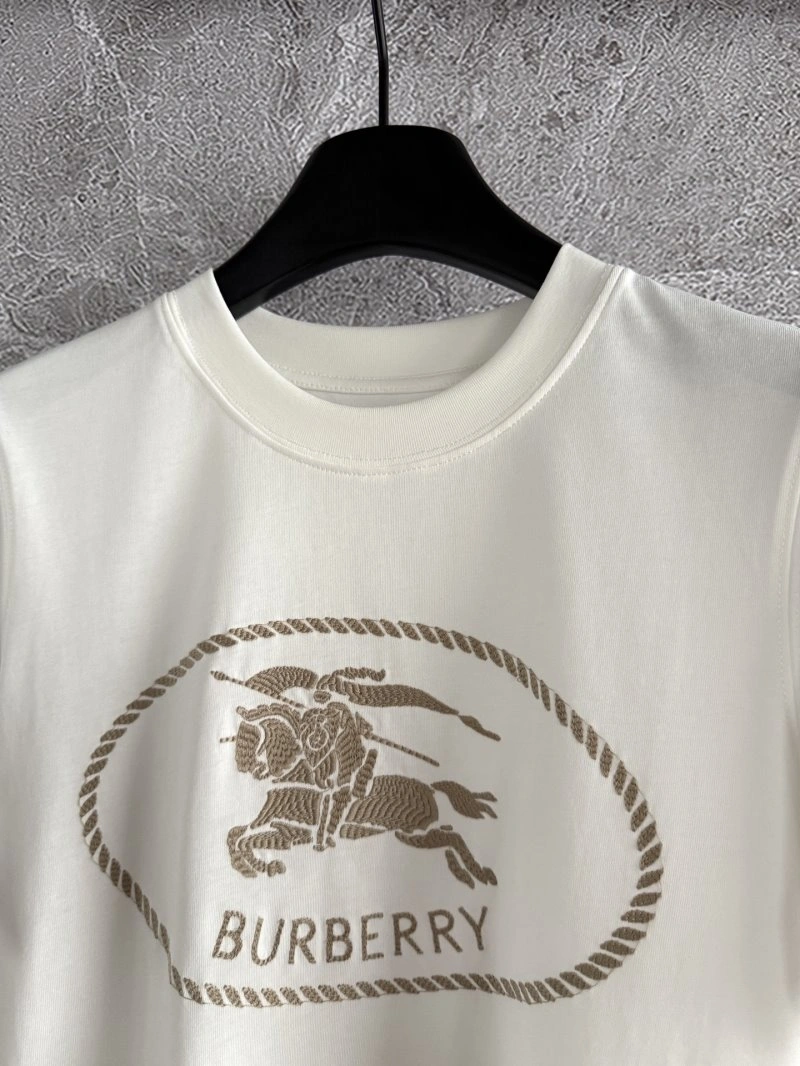 Cozy Unclassified Brand T-Shirts 153371