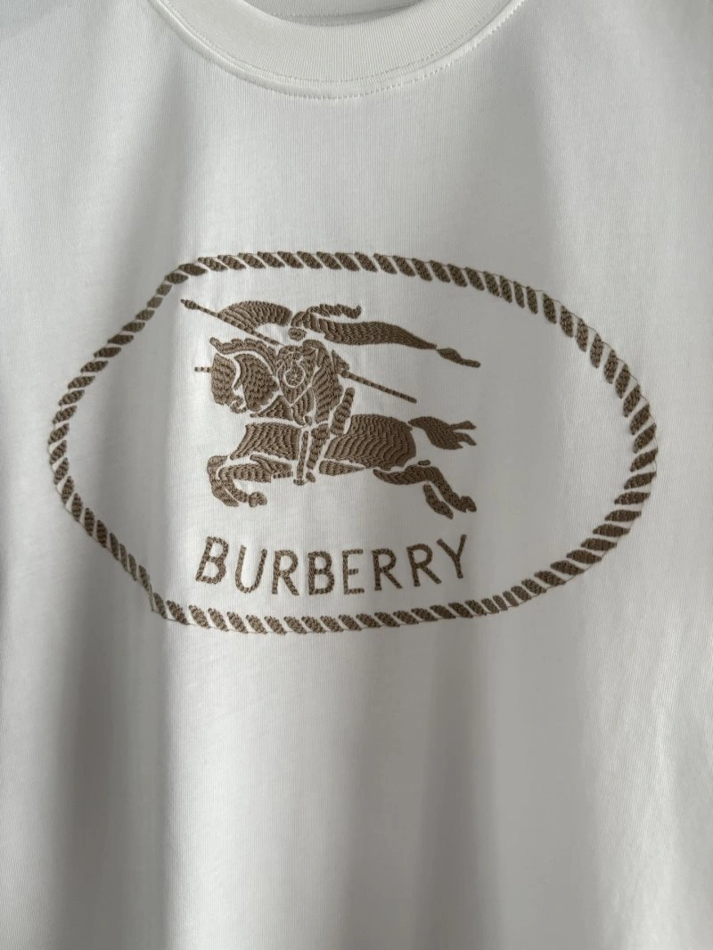 Cozy Unclassified Brand T-Shirts 153371