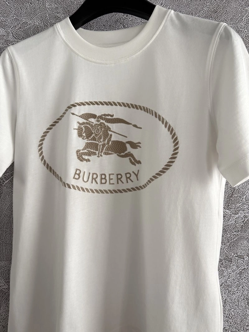 Cozy Unclassified Brand T-Shirts 153371